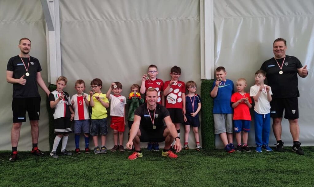 piłkarska akademia Jaguar Gdańsk treningi piłkarskie dla dzieci