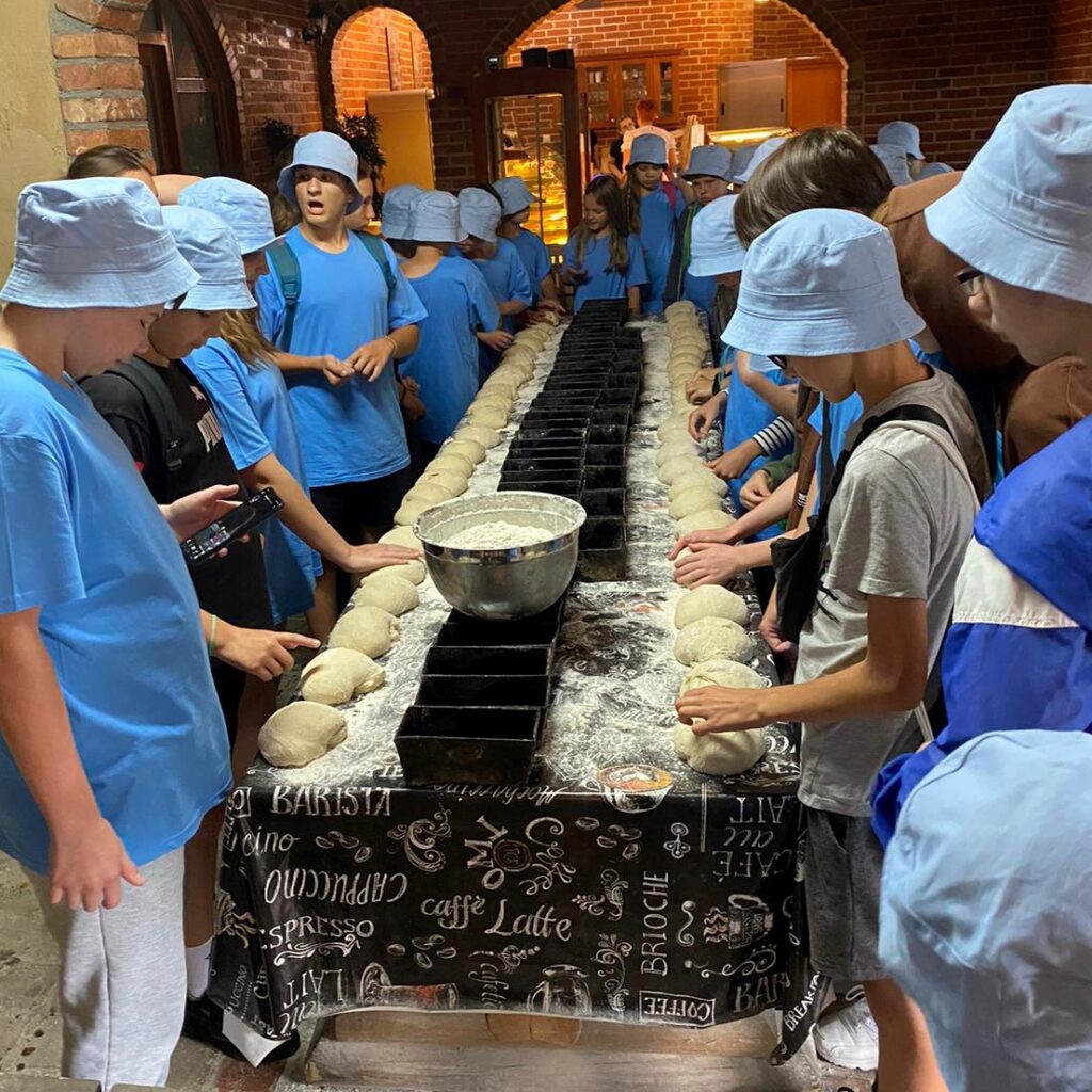 Projekt Pomorskie z Ukrainą pieczenie chleba w Szymbarku